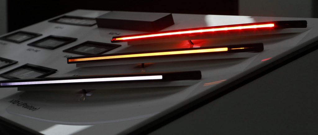 [Photo caption: LG Innotek’s “Nexlide-L” for Automotive Ultra-slim Line Lamps]