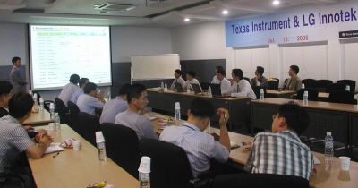 LG이노텍 RF/Power 사업부, T.I사와의 기술교류회 사진